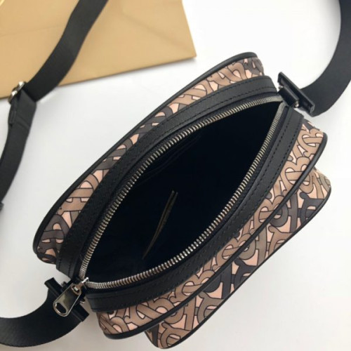 B**rry-camera-bag