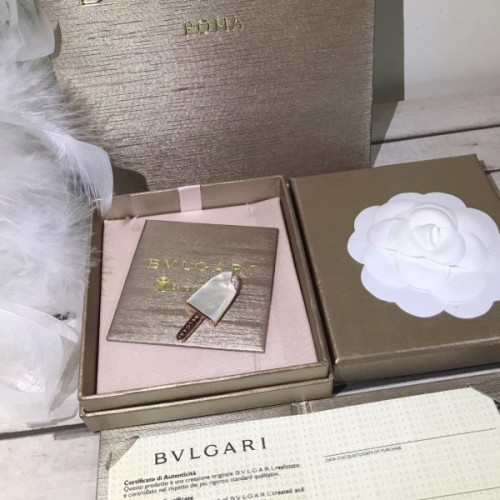 B*l*ai-brooch