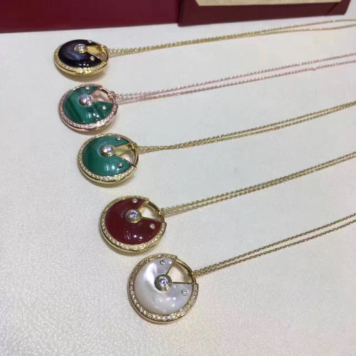 Ca*t*er-necklace