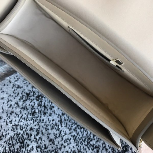 Ch10e-tess-bag-5