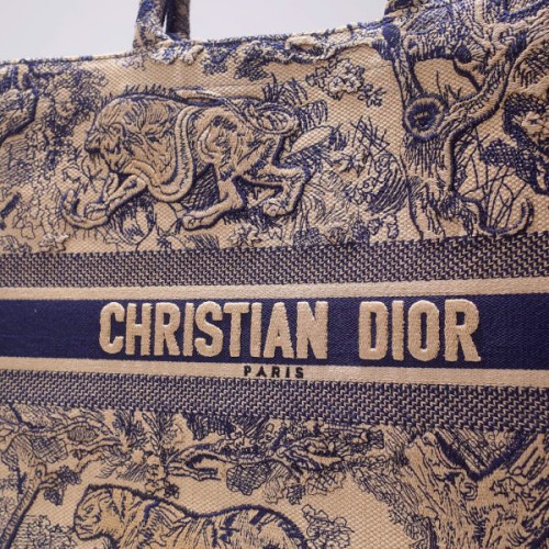 D*or-book-tote-bag-13