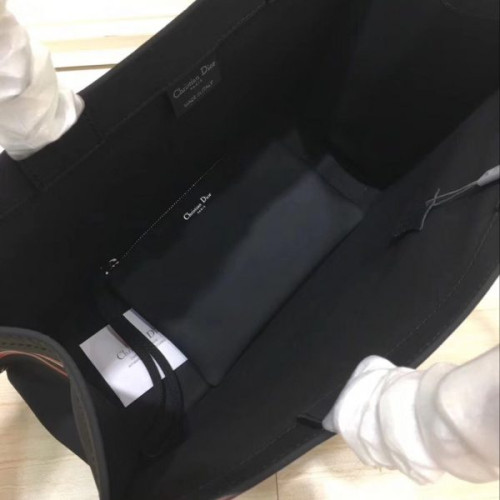 D*or-book-tote-bag-3