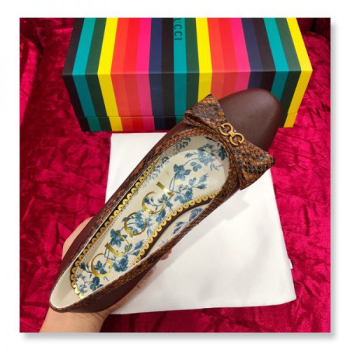 G*u*i-leather-ballet-flat-with-snakeskin-bow-3