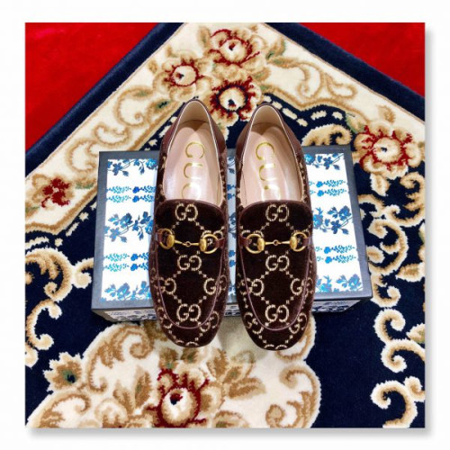 G*u*i-loafer-with-crystals-2