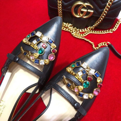 G*u*i-pump-with-crystal-6