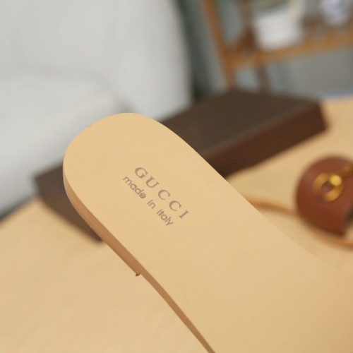 G*u*i-slipper-44