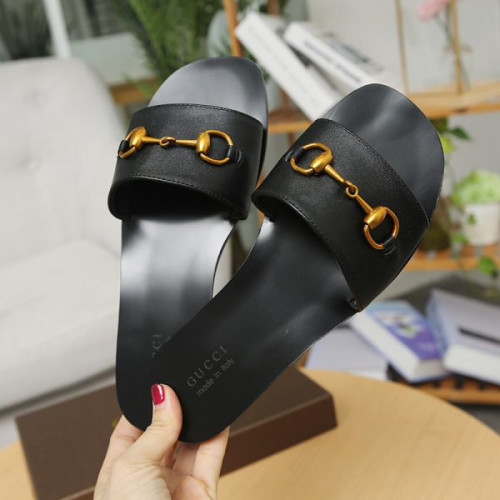 G*u*i-slipper-45