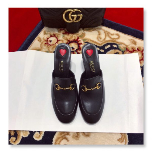 G*u*iu-slipper-21