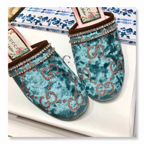 G*u*iu-slipper-2