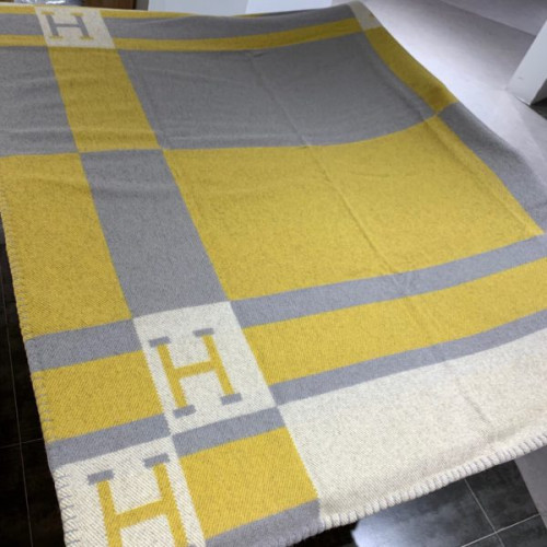 H**mes-blanket-8