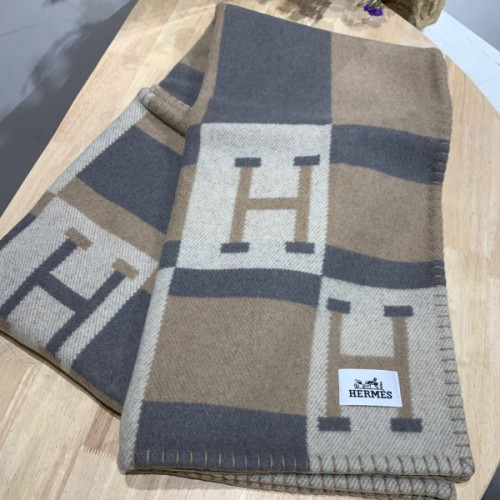 H**mes-blanket-9