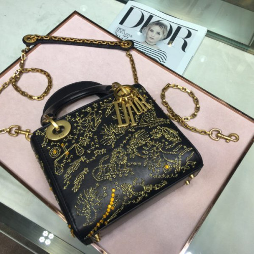 lady-D*or-fw18-2