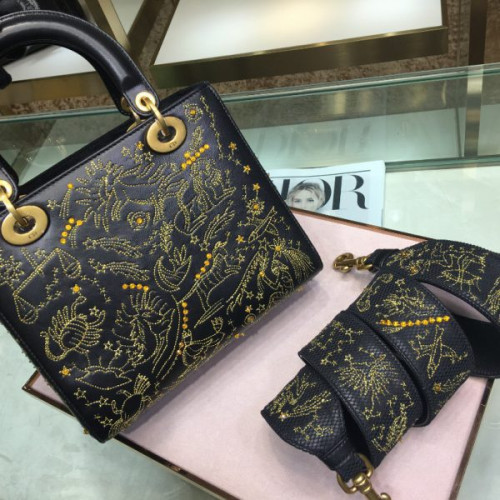 lady-D*or-fw18-4