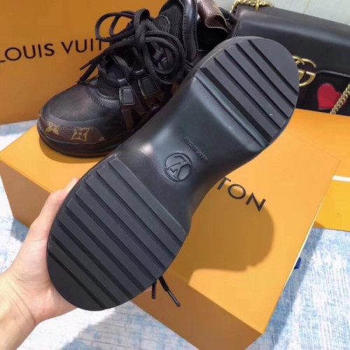 l0*is-V*t0n-archlight-sneaker-2