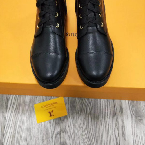 l0*is-V*t0n-boots-21