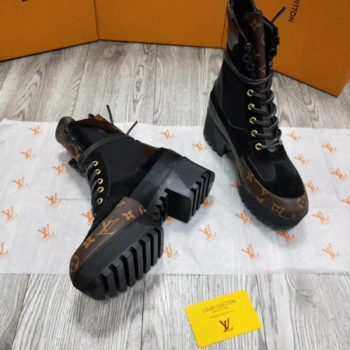 l0*is-V*t0n-boots-4