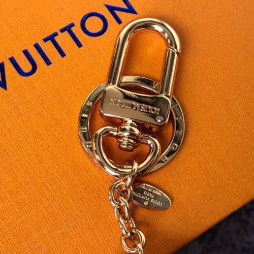 l0*is-V*t0n-key-holder-2