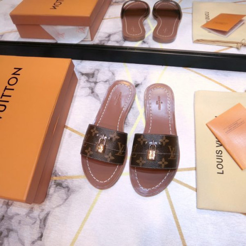 l0*is-V*t0n-lock-slippers-4