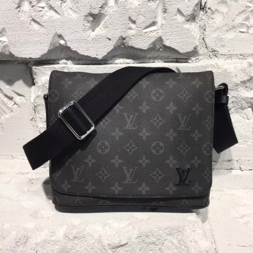 l0*is-V*t0n-messenger-bag-2