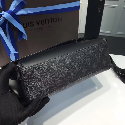 l0*is-V*t0n-messenger-voyager-replica-bag
