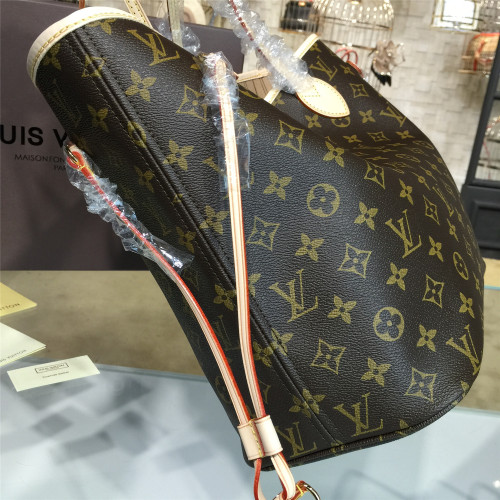 l0*is-V*t0n-neverfull-mm-replica-bag-2-2