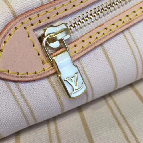 l0*is-V*t0n-neverfull-mm-replica-bag-2