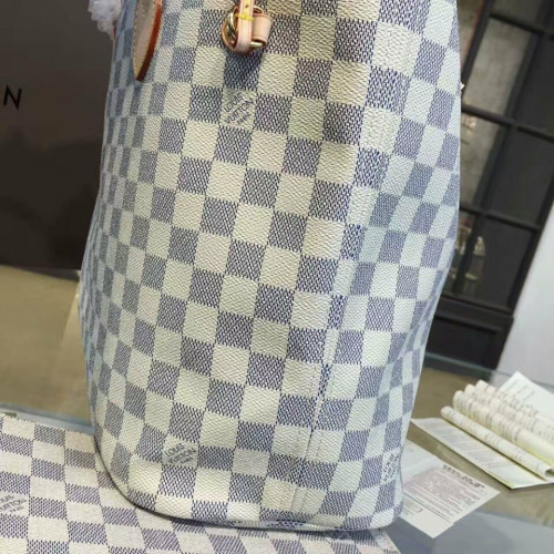 l0*is-V*t0n-neverfull-mm-replica-bag-4