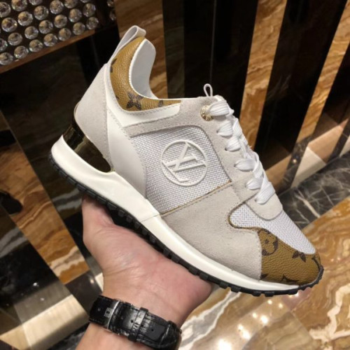 l0*is-V*t0n-run-away-sneaker-14