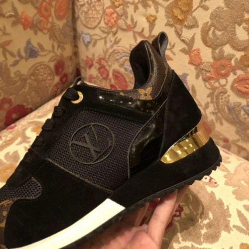 l0*is-V*t0n-run-away-sneaker-3