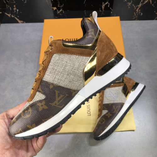 l0*is-V*t0n-run-away-sneaker-7