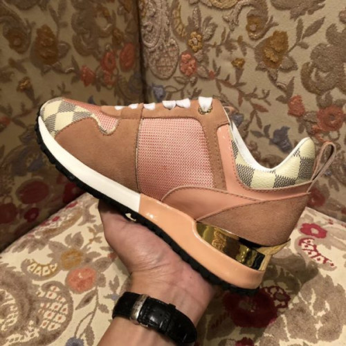 l0*is-V*t0n-run-away-sneaker-8