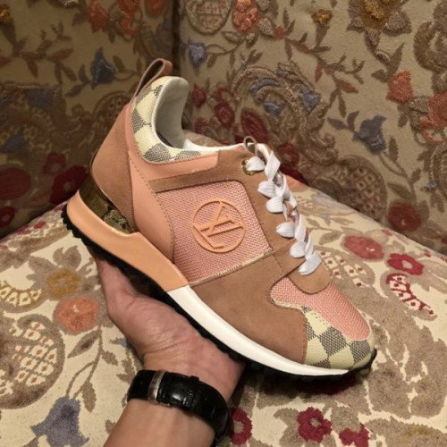 l0*is-V*t0n-run-away-sneaker-8