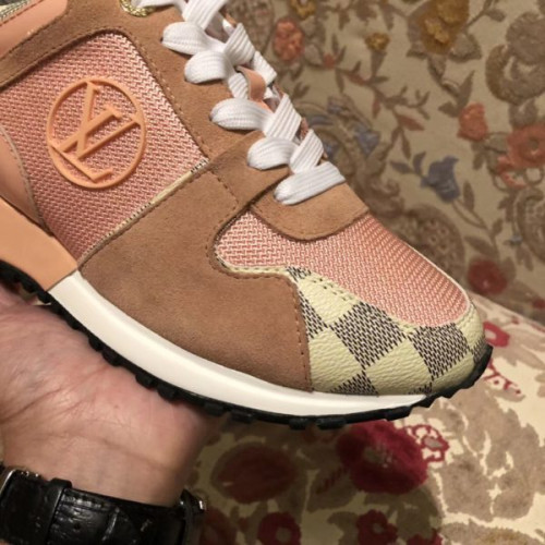 l0*is-V*t0n-run-away-sneaker-8