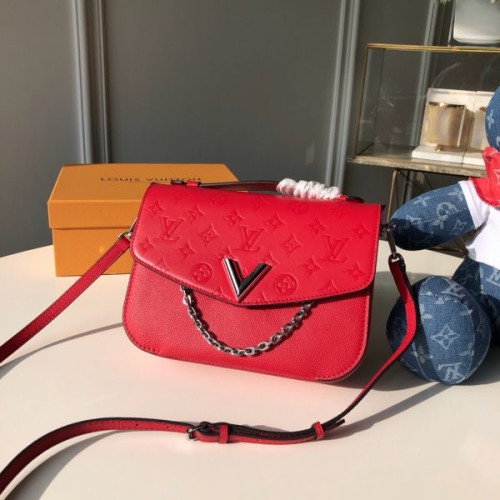 l0*is-V*t0n-saddle-bag