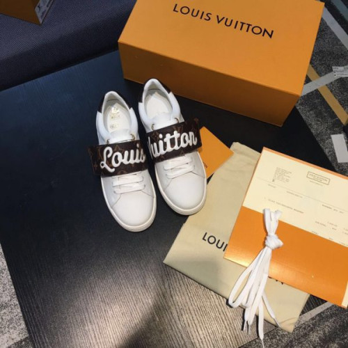 l0*is-V*t0n-sneakers-10