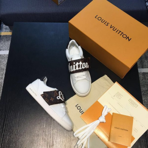 l0*is-V*t0n-sneakers-10
