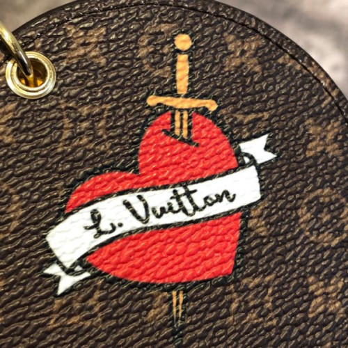 l0*is-V*t0n-stories-bag-charm-and-key-holder