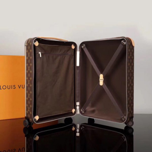l0*is-V*t0n-travel-box-3