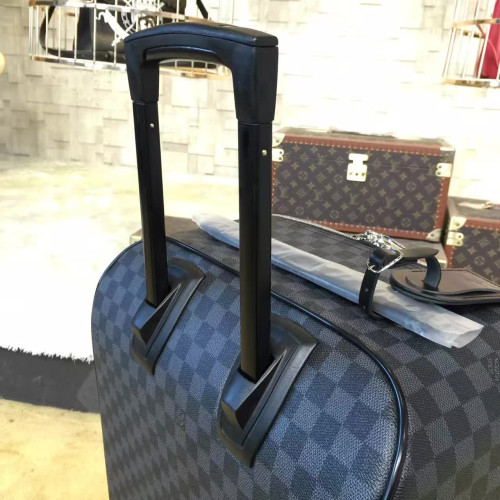 l0*is-V*t0n-travel-box-replica-bag-4