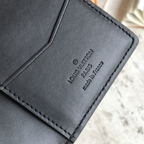 l0*is-V*t0n-wallet-38