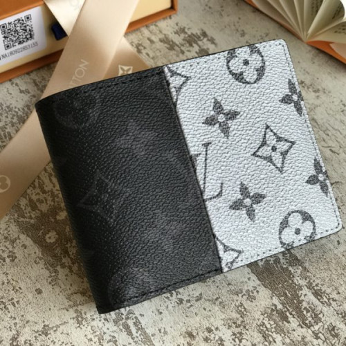 l0*is-V*t0n-wallet-45