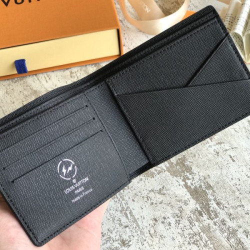 l0*is-V*t0n-wallet-54