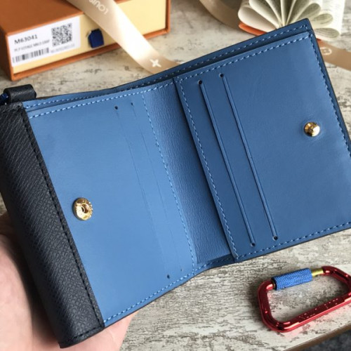 l0*is-V*t0n-wallet-56