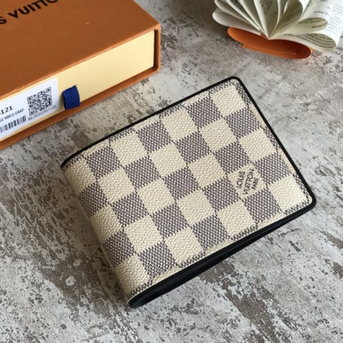l0*is-V*t0n-wallet-57