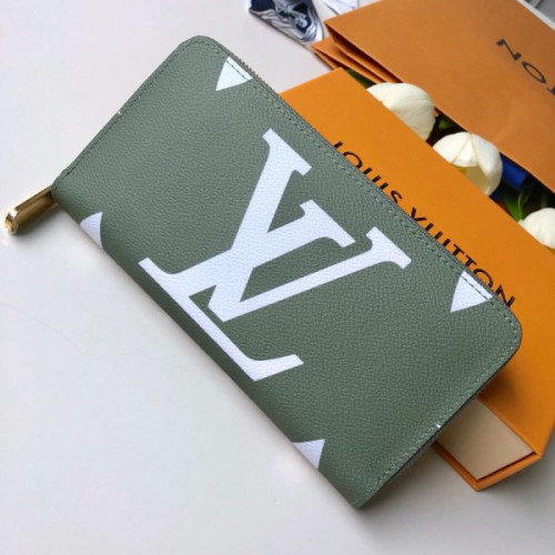l0*is-V*t0n-wallet-82