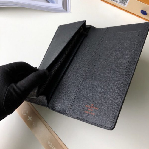 l0*is-V*t0n-wallet-small