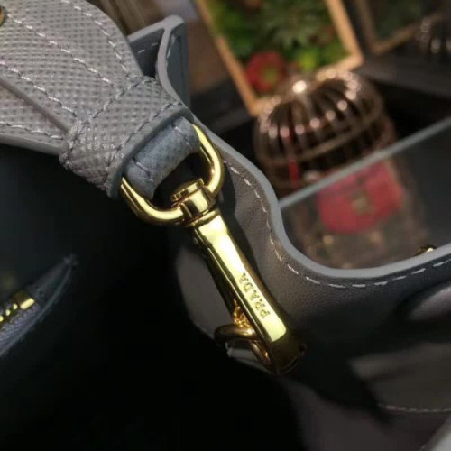 Pra*a-bag-49