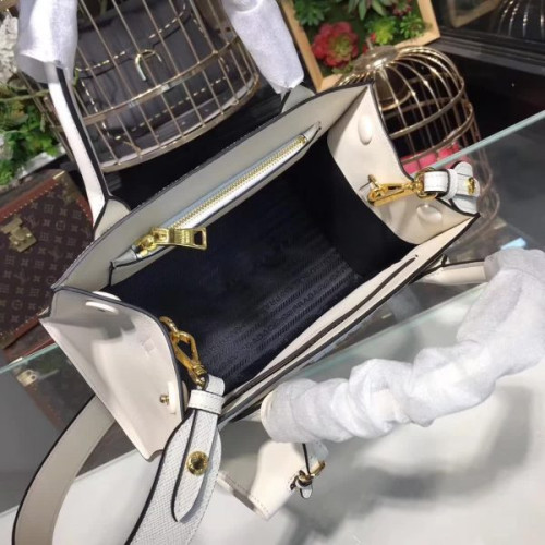 Pra*a-bag-51
