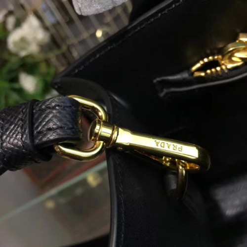 Pra*a-bag-55