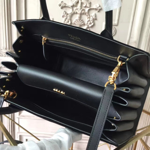 Pra*a-bibliotheque-replica-bag-black-10